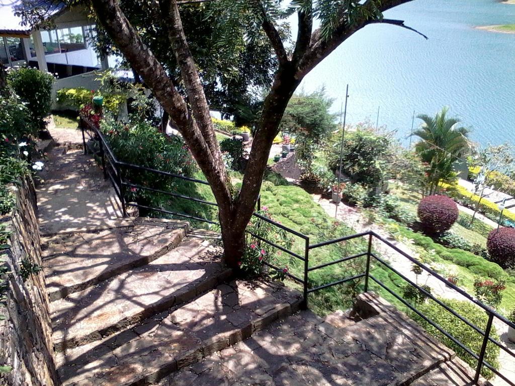 Summer House *